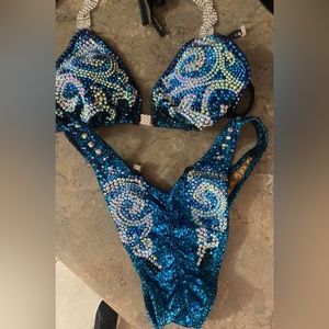 Figure competition suit